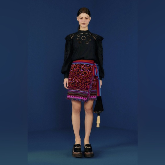 FARM Rio NWT Red Ainika Tapestry Sweater Skirt - Picture 6 of 8